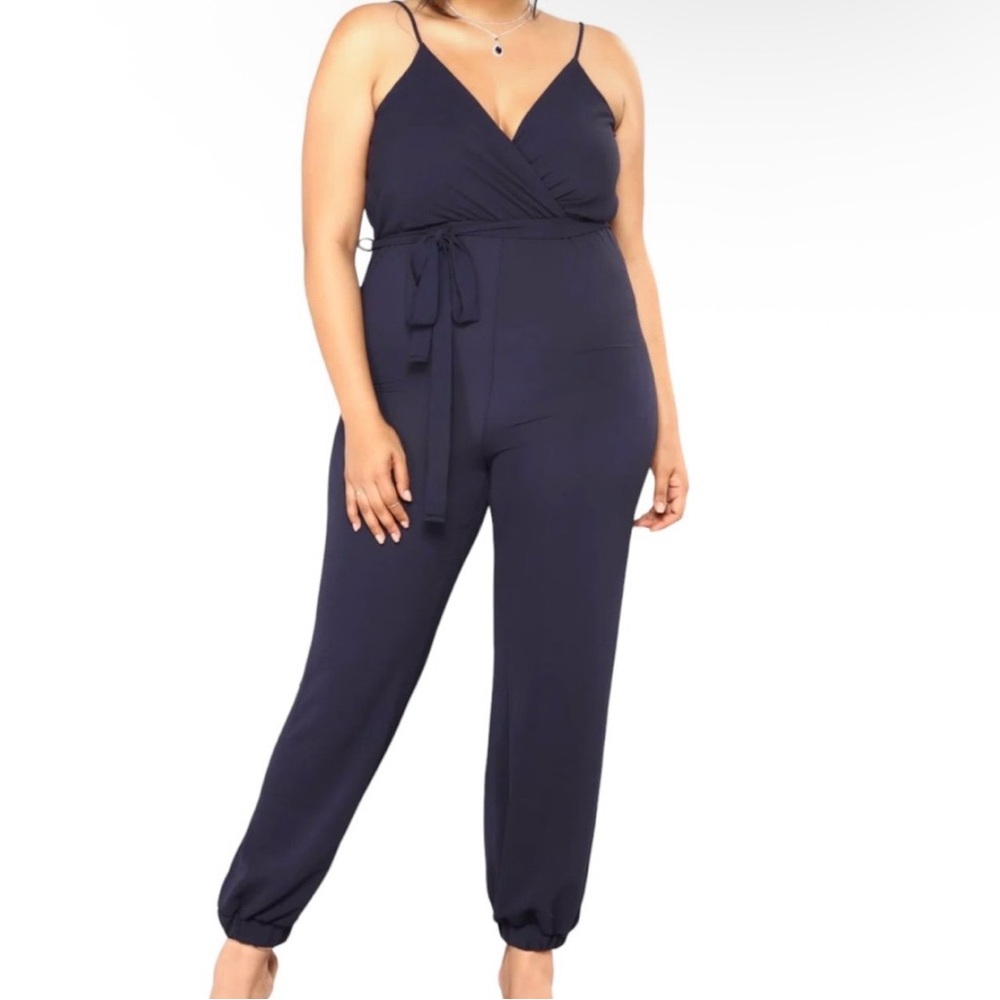FASHION NONA Avalon Jogger Jumpsuit
Navy SIZE L New with tag